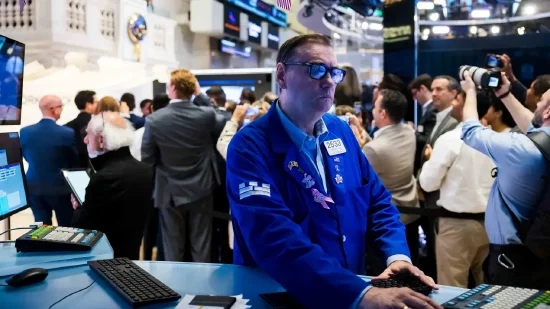 配先查配资 早盘：美股基本持平 纳指盘中突破23000点